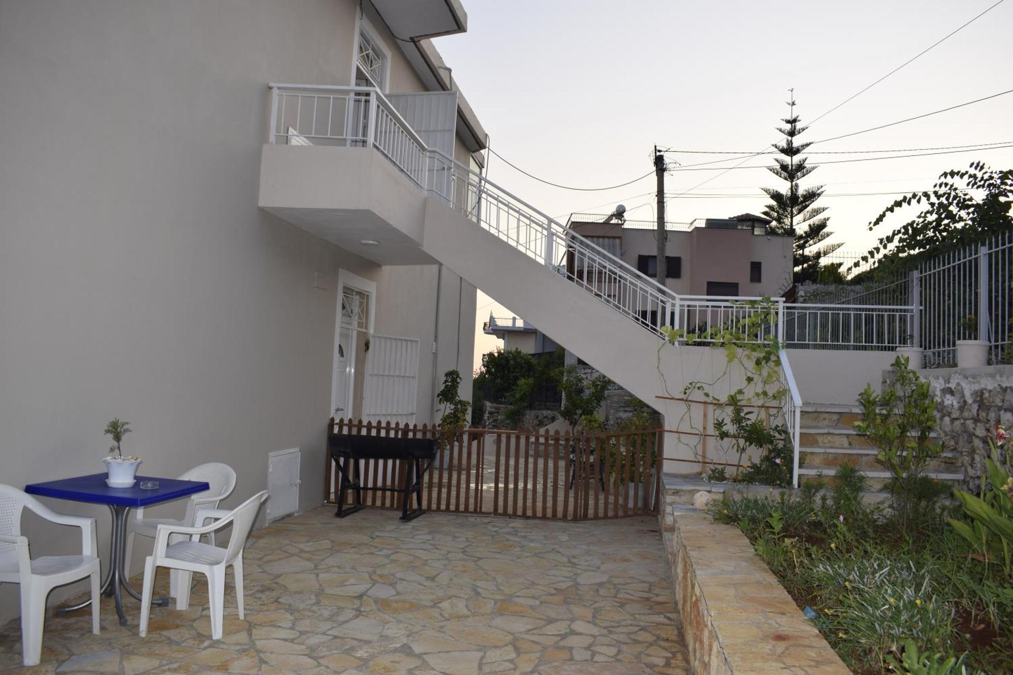 Isabela Apartments Sarandë Exterior foto